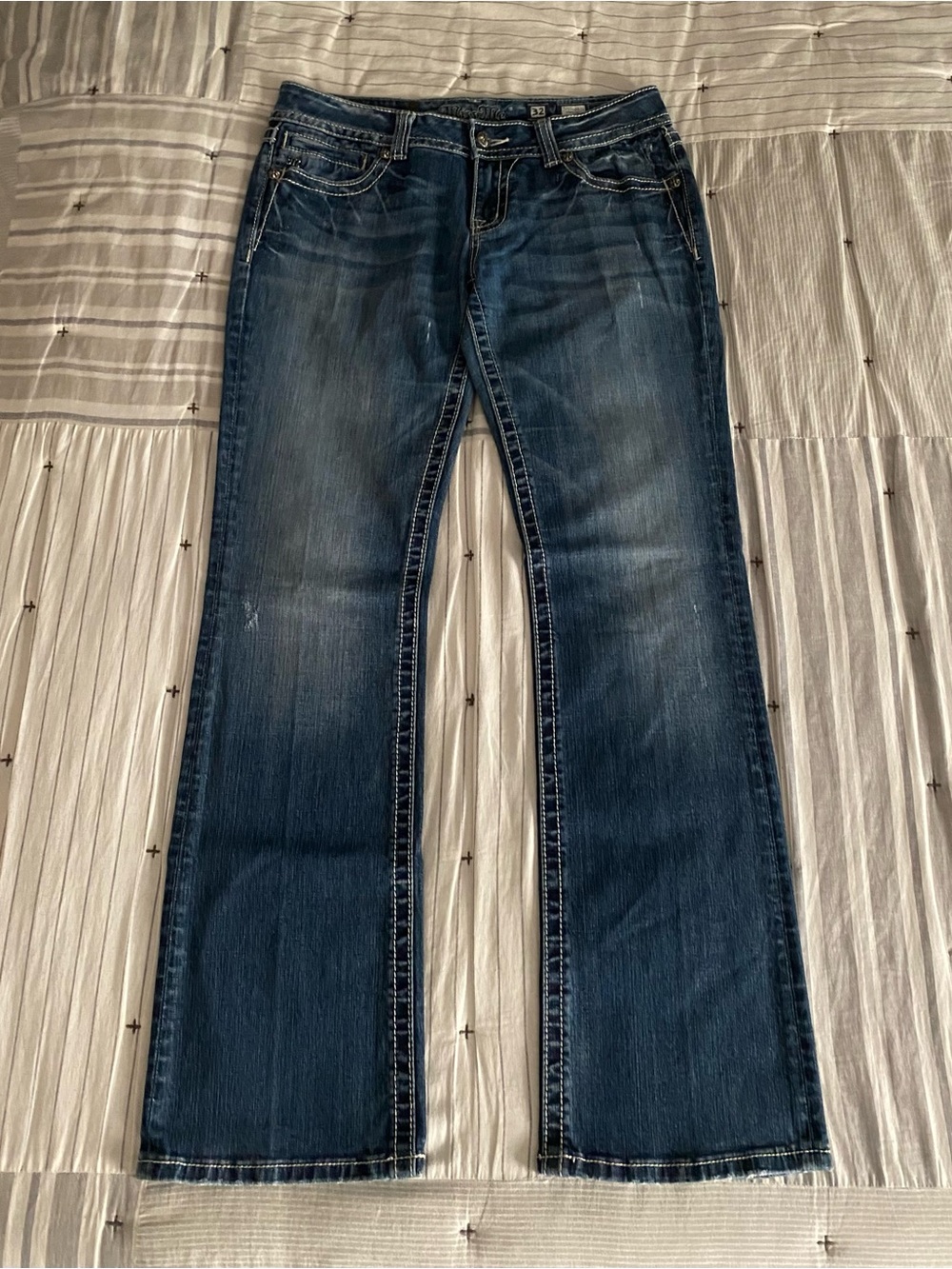 🦋 Miss Me “Like A Prayer” Boot Cut Jeans 🦋 - Picture 3 of 8